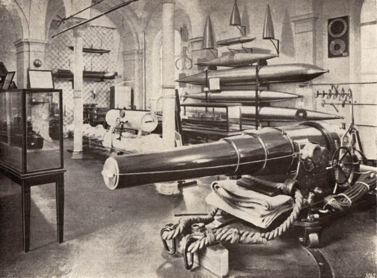 Weapons gallery in the National Marine collection, Museum für Meereskunde