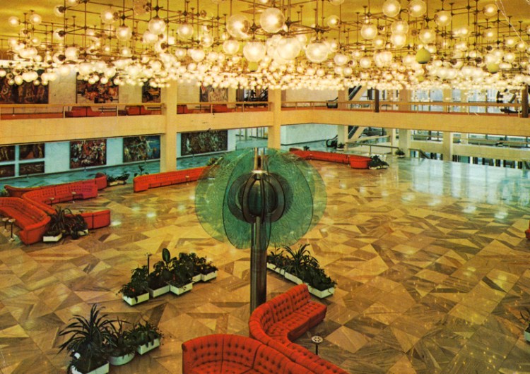 Berlin,-Palast-der-Republik-entrance-foyer_FRONT