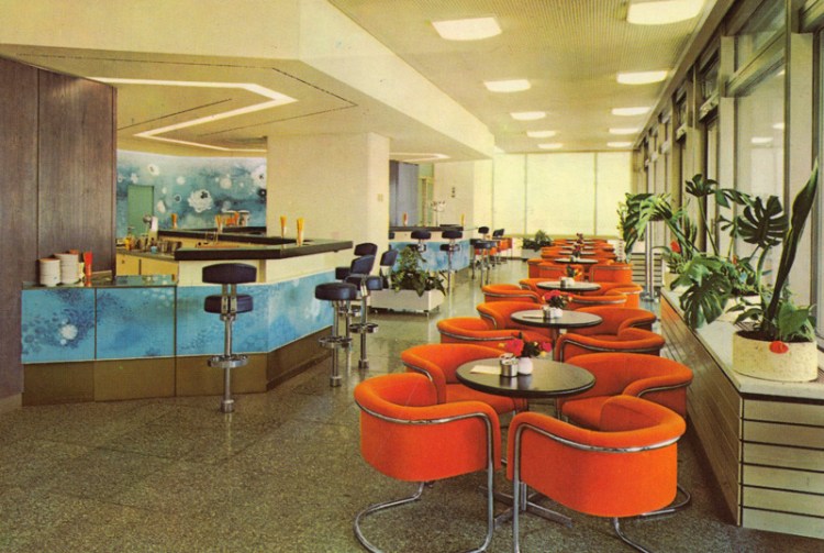 Berlin,-Palast-der-Republik-milchbar_FRONT